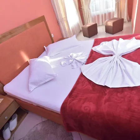 Emigranti Hotel 3*